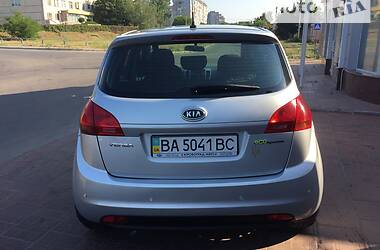 Хэтчбек Kia Venga 2010 в Кропивницком