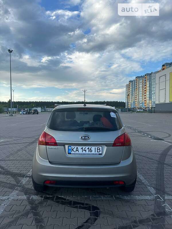 Мікровен Kia Venga 2011 в Києві