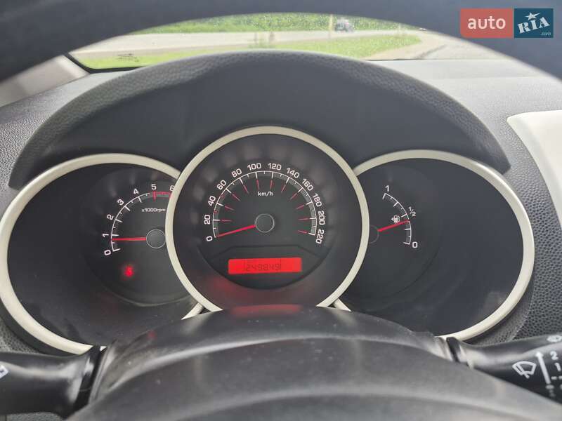 Микровэн Kia Venga 2011 в Ивано-Франковске фото 4 Микровэн Kia Venga 2011 в Ивано-Франковске