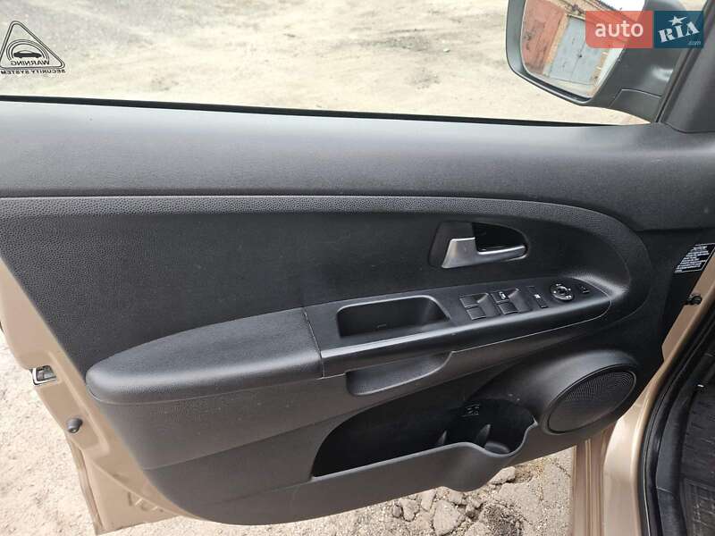 Микровэн Kia Venga 2010 в Сумах