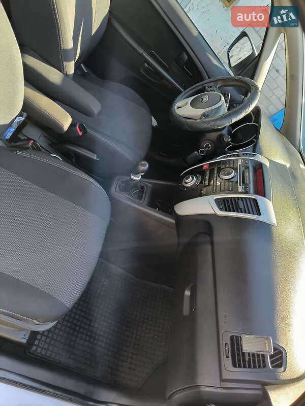 Микровэн Kia Venga 2012 в Днепре фото 11 Микровэн Kia Venga 2012 в Днепре