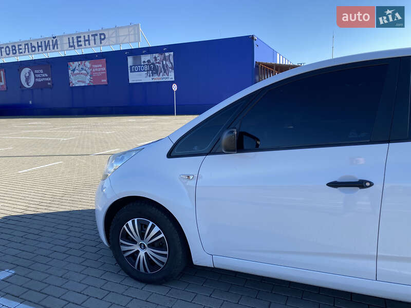 Мікровен Kia Venga 2010 в Нововолинську фото 4 Мікровен Kia Venga 2010 в Нововолинську