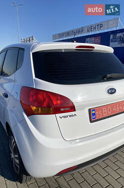 Микровэн Kia Venga 2010 в 