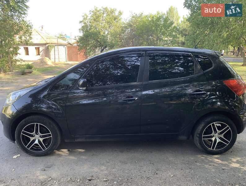 Микровэн Kia Venga 2010 в Николаеве
