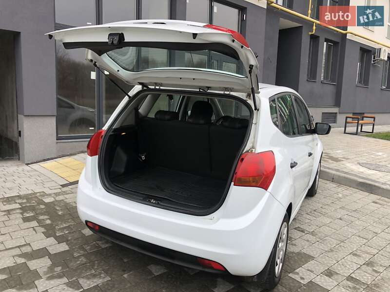Микровэн Kia Venga 2012 в Львове