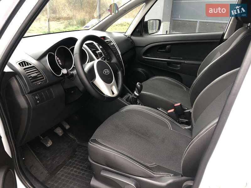 Микровэн Kia Venga 2012 в Львове