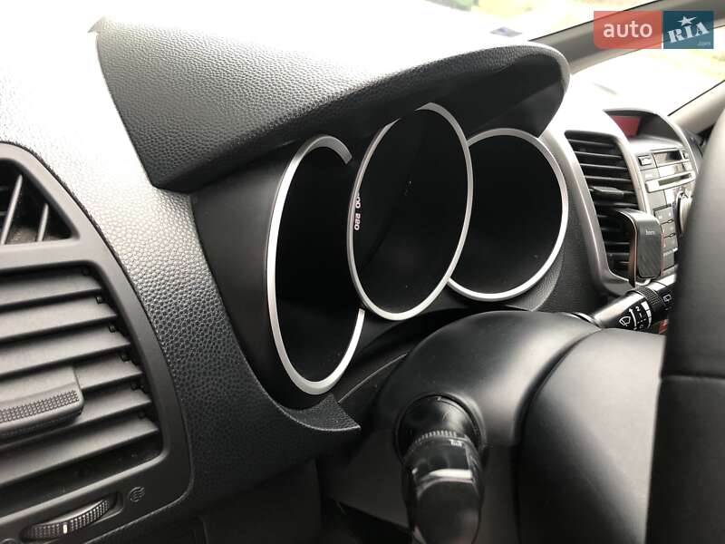 Микровэн Kia Venga 2012 в Львове