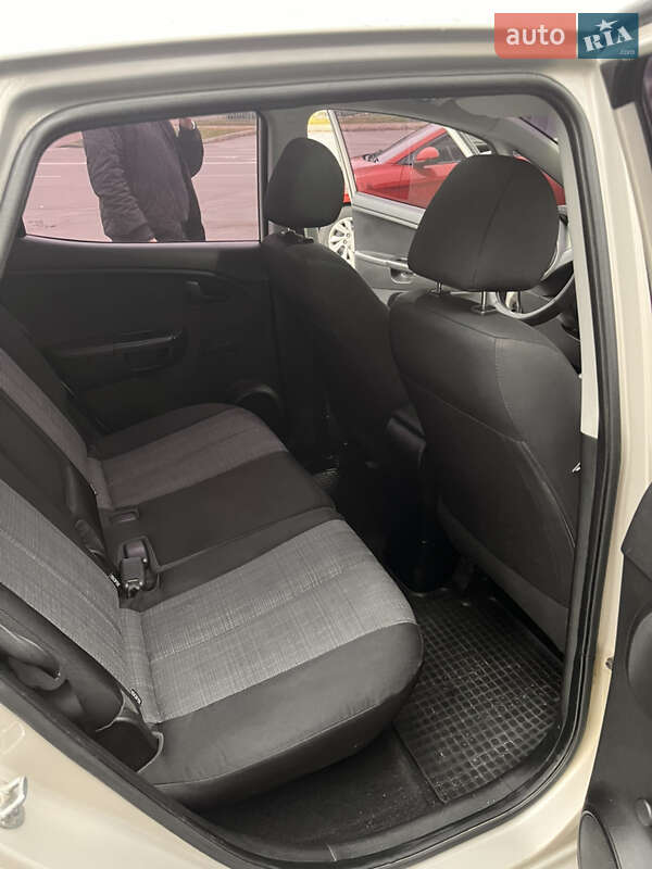 Микровэн Kia Venga 2011 в Борисполе