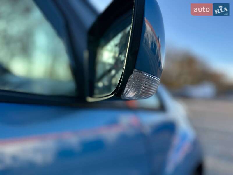 Микровэн Kia Venga 2010 в Киеве