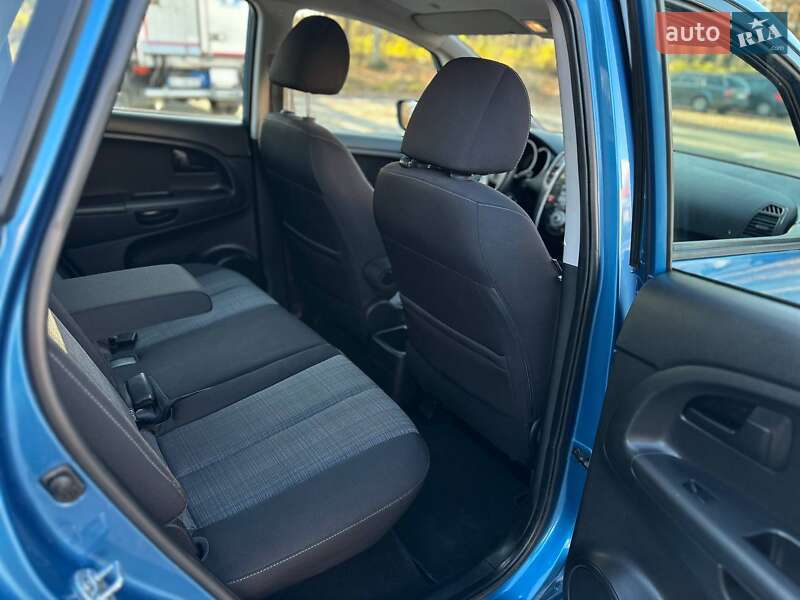 Микровэн Kia Venga 2010 в Киеве