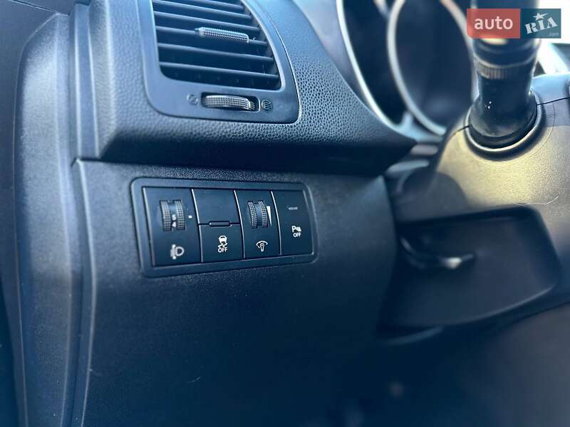 Микровэн Kia Venga 2010 в Киеве