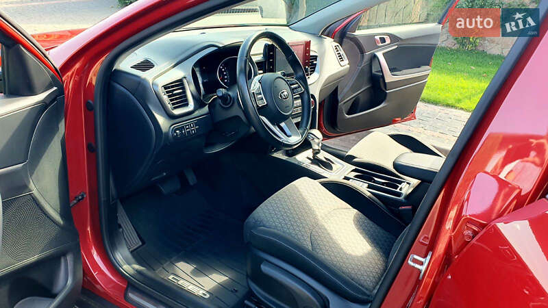 Хетчбек Kia XCeed 2020 в Дніпрі фото 20 Хетчбек Kia XCeed 2020 в Дніпрі