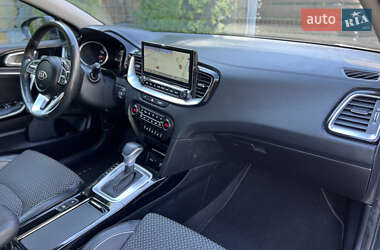 Хэтчбек Kia XCeed 2021 в 
