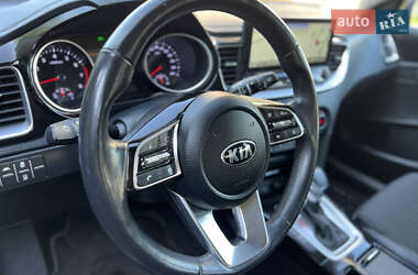 Хэтчбек Kia XCeed 2021 в 
