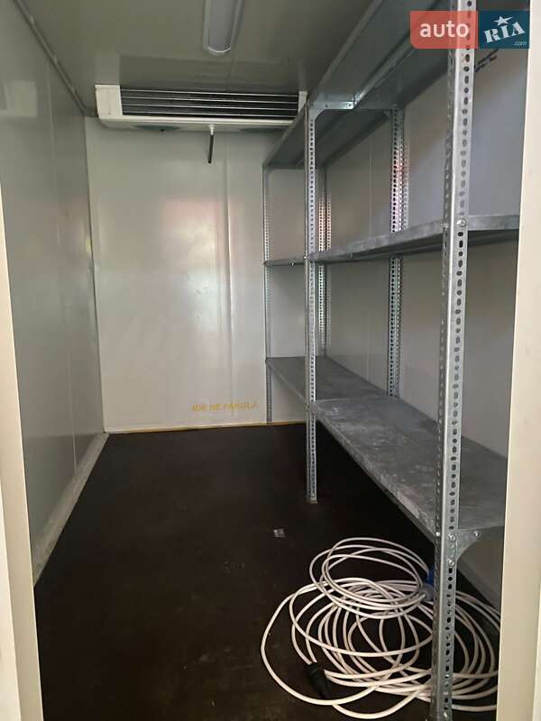 Рефрижератор Knott KF 2016 в Ужгороді