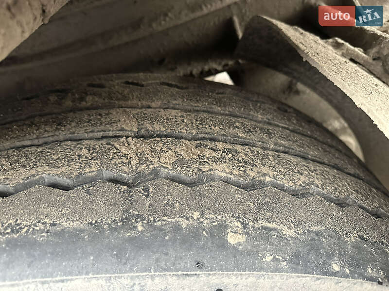 Контейнеровоз Kogel AWE 2001 в Дніпрі