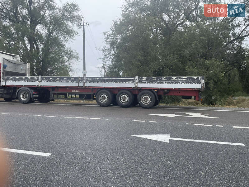 Бортовой полуприцеп Kogel S 24 2004 в 