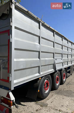 Бортовой полуприцеп Kogel SAF 2005 в Николаеве