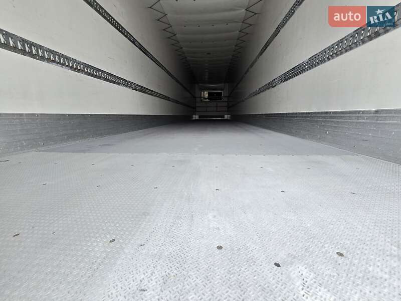 Рефрижератор напівпричіп Kogel SV24 2013 в Вінниці