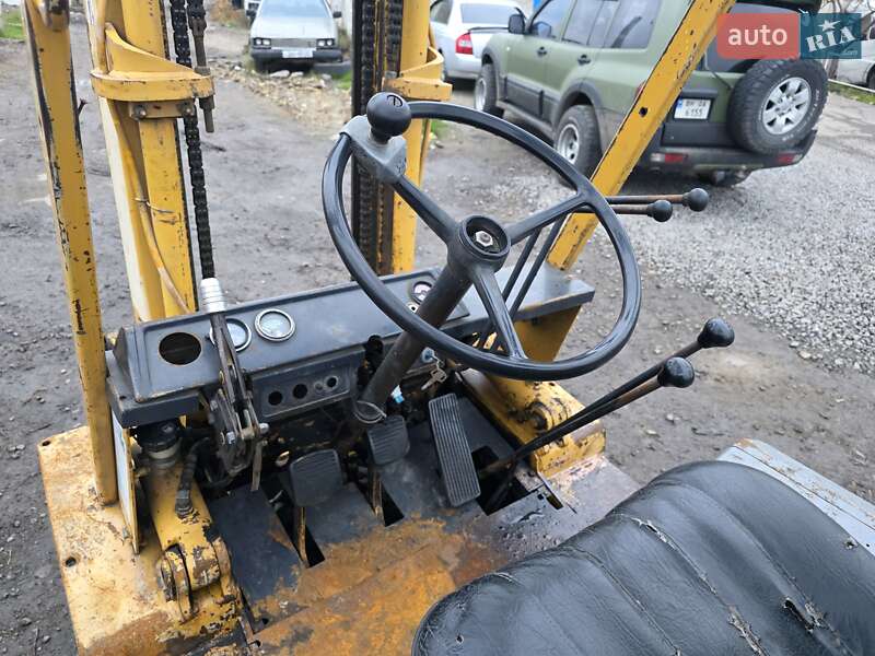 Вилочний навантажувач Komatsu FD 1993 в Одесі