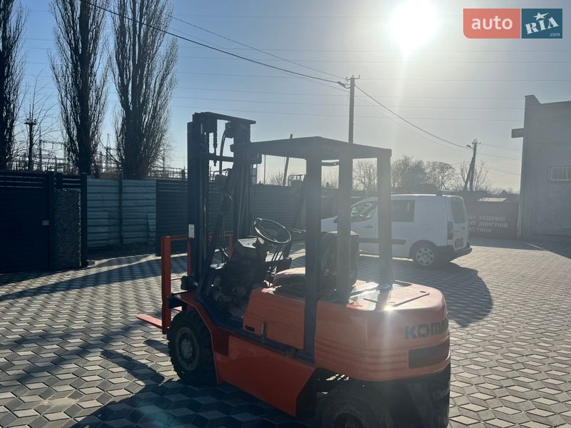 Вилочный погрузчик Komatsu FD 2005 в Полтаве фото 3 Вилочный погрузчик Komatsu FD 2005 в Полтаве