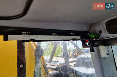 Гусеничный экскаватор Komatsu PC 210 2015 в 