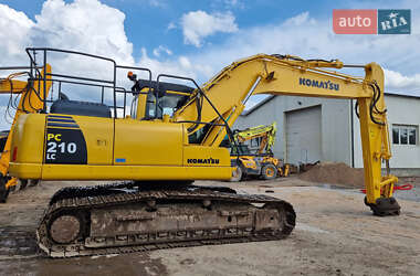 Гусеничный экскаватор Komatsu PC 210 2015 в 
