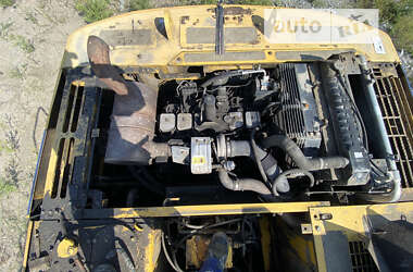 Гусеничный экскаватор Komatsu PC 240NLC-8 2005 в 