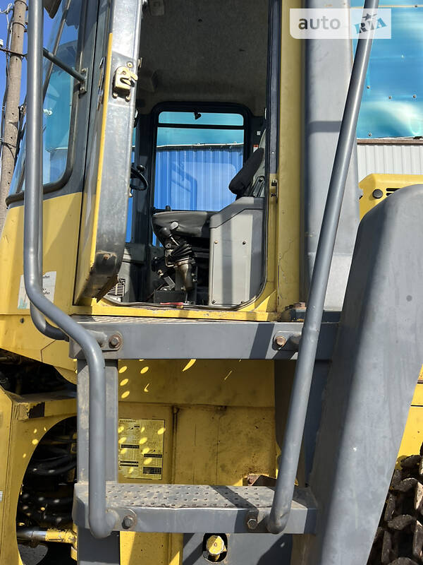 Фронтальні навантажувачі Komatsu WA 470 2001 в Києві