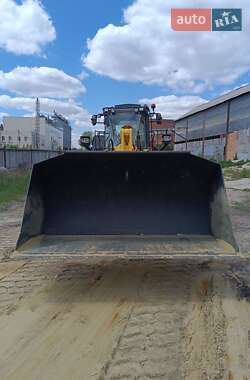 Фронтальні навантажувачі Komatsu WA 2016 в Ромнах