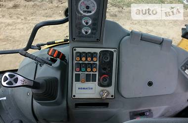 Экскаватор погрузчик Komatsu WB 2007 в Киеве