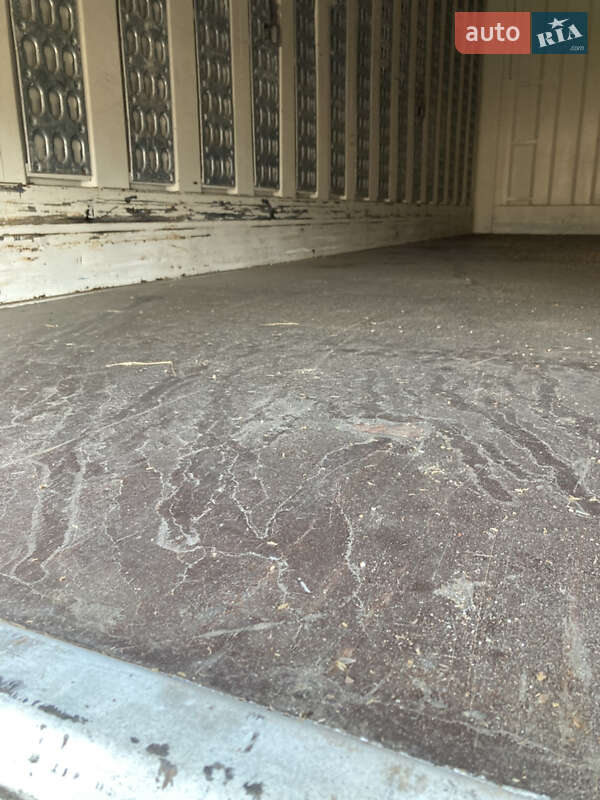 Фургон Krone BDF 2003 в Сквире