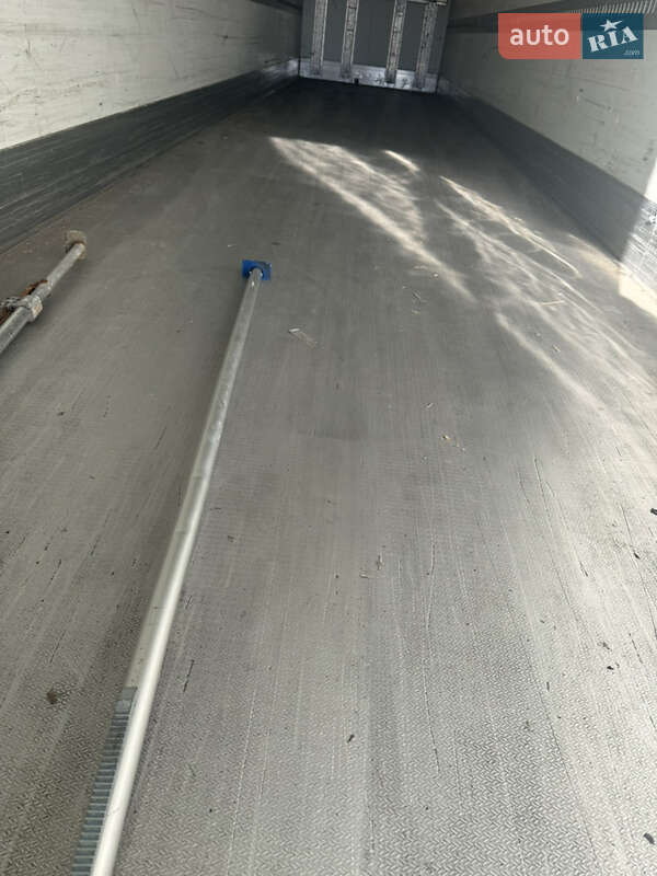 Ізотермічна будка Krone BPW 2012 в Мукачевому