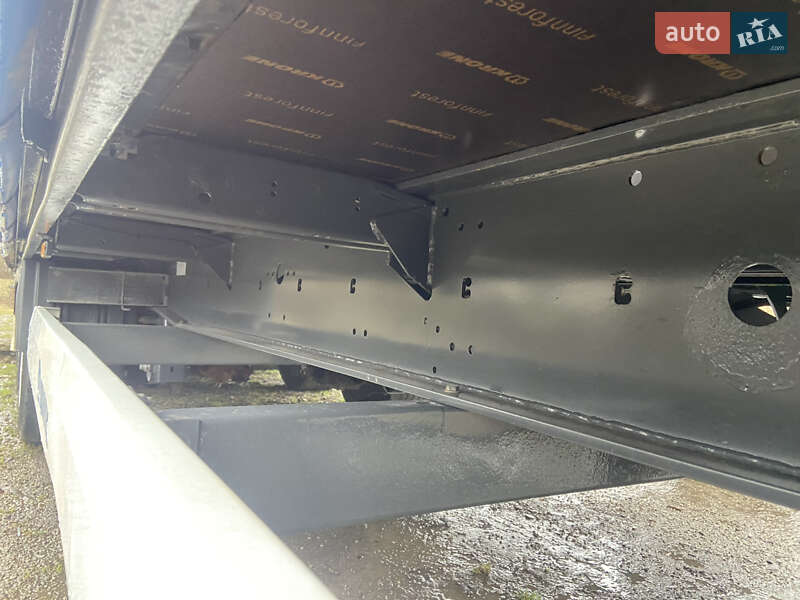 Тентованный борт (штора) - полуприцеп Krone Mega 2012 в Бучаче