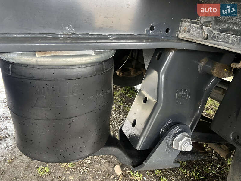 Тентованный борт (штора) - полуприцеп Krone Mega 2012 в Бучаче