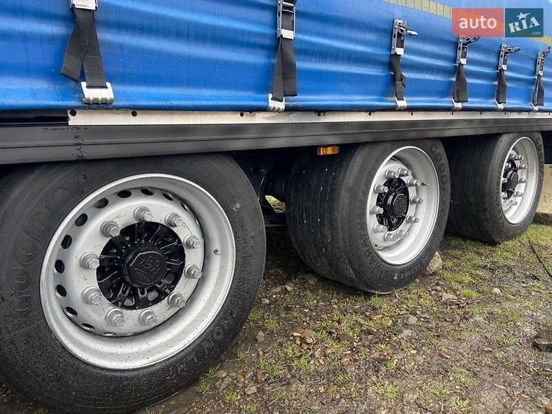 Тентованный борт (штора) - полуприцеп Krone Mega 2012 в Бучаче