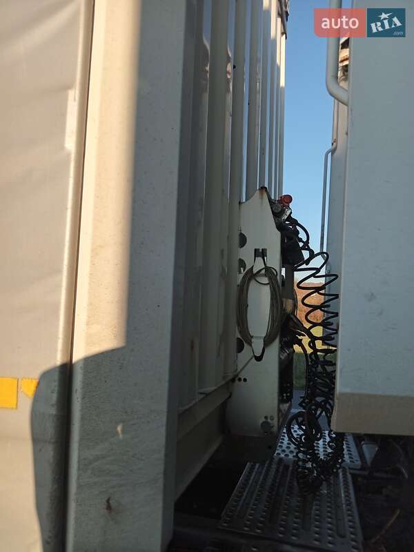 Тентованный борт (штора) - полуприцеп Krone Profi Liner 2009 в Ужгороде