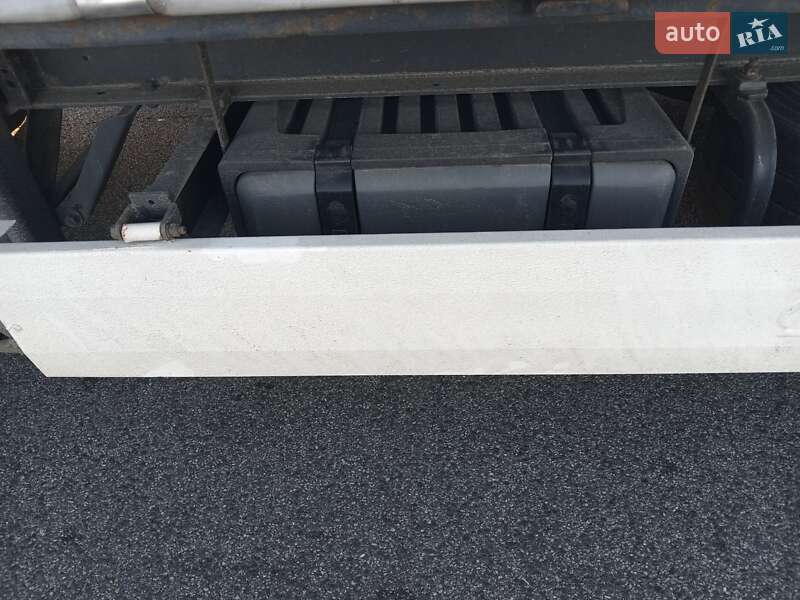 Тентованный борт (штора) - полуприцеп Krone Profi Liner 2009 в Ужгороде