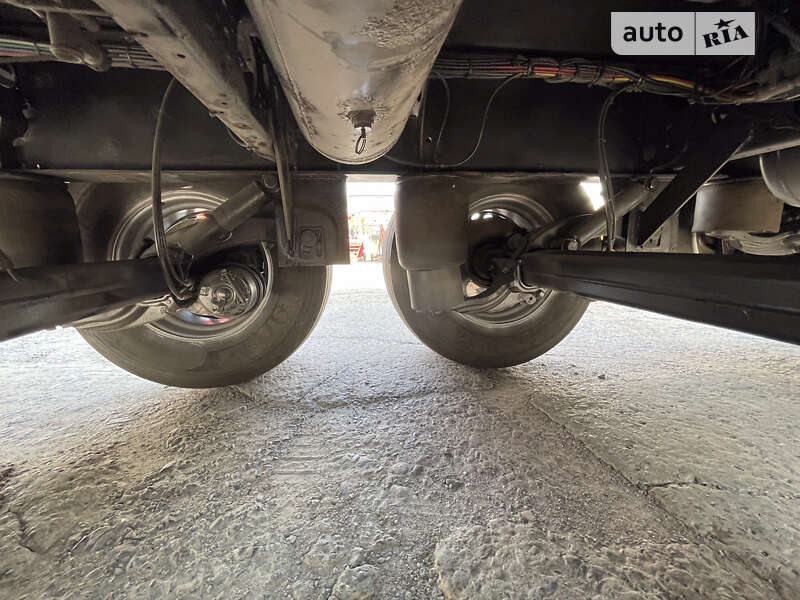 Тентованный борт (штора) - полуприцеп Krone SD 2013 в Львове