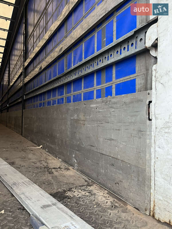 Тентований борт (штора) - напівпричіп Krone SD 2016 в Кременчуці