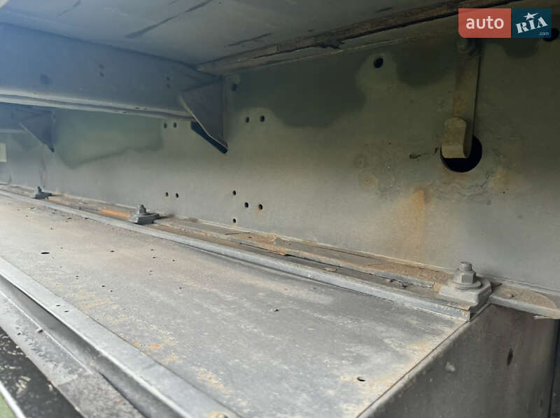 Тентованный борт (штора) - полуприцеп Krone SD 2013 в Маневичах