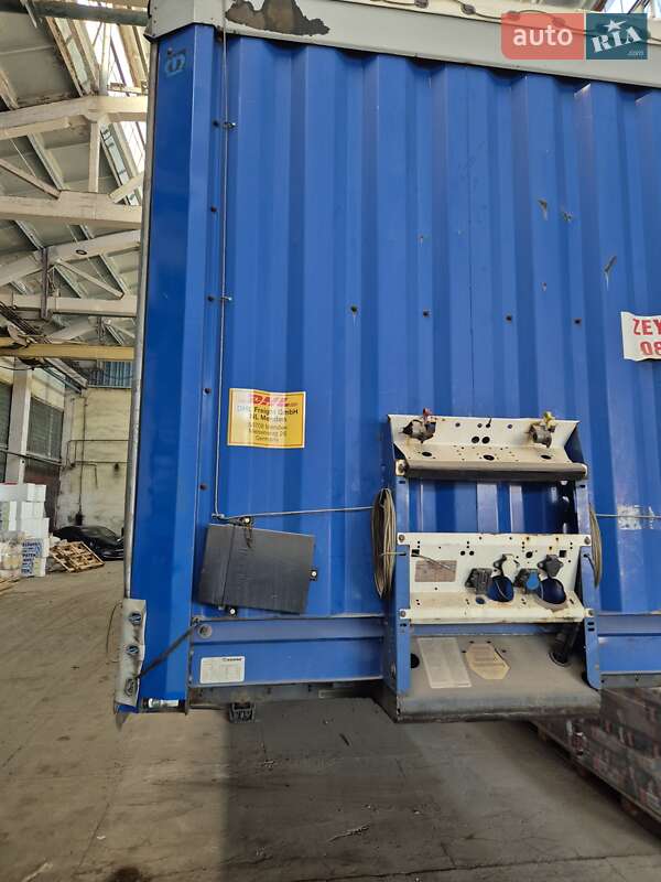 Тентованный борт (штора) - полуприцеп Krone SD 2011 в Львове