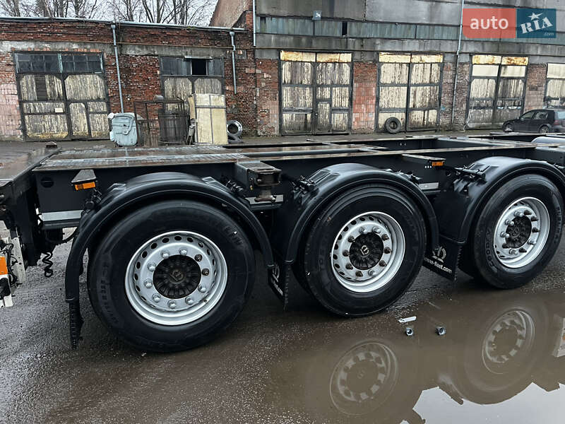 Контейнеровоз Krone SD 2014 в Луцке