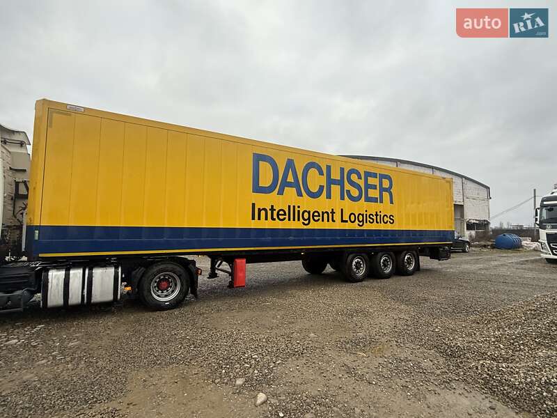 Ізотермічна будка Krone SD 2012 в Тячеві