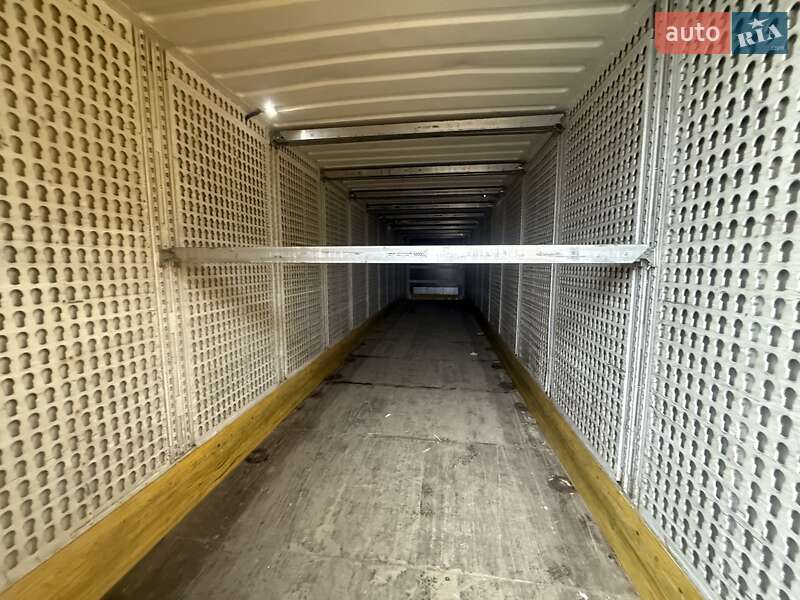 Ізотермічна будка Krone SD 2012 в Тячеві