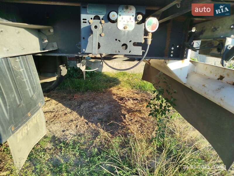 Зерновоз - полуприцеп Krone SDP 27 2006 в Джурине фото 4 Зерновоз - полуприцеп Krone SDP 27 2006 в Джурине