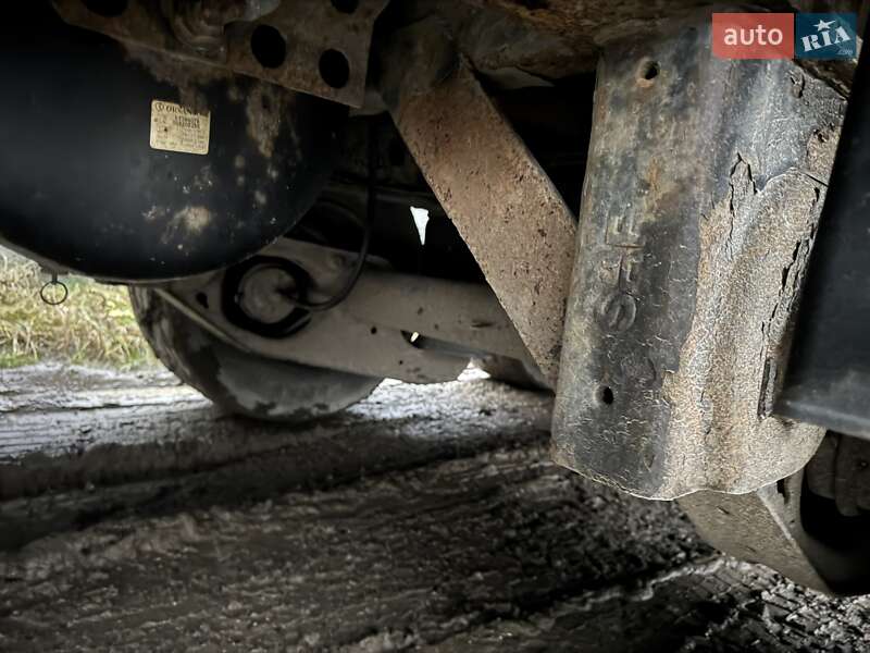 Тентованный борт (штора) - полуприцеп Krone SDP 2011 в Львове