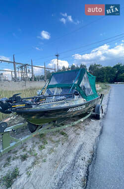 Лодка Крым 1 1979 в Киеве
