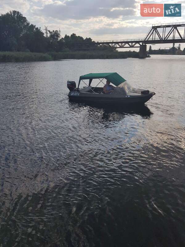 Катер Крым 1 1988 в Ивано-Франковске