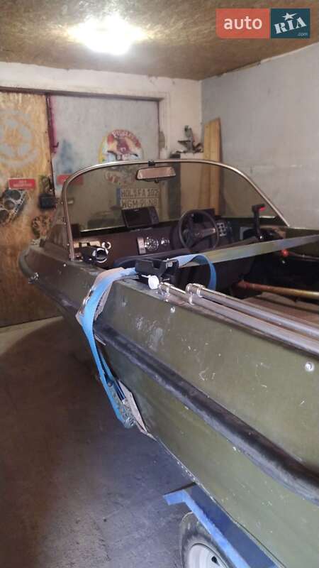 Катер Крым 1 1988 в Ивано-Франковске